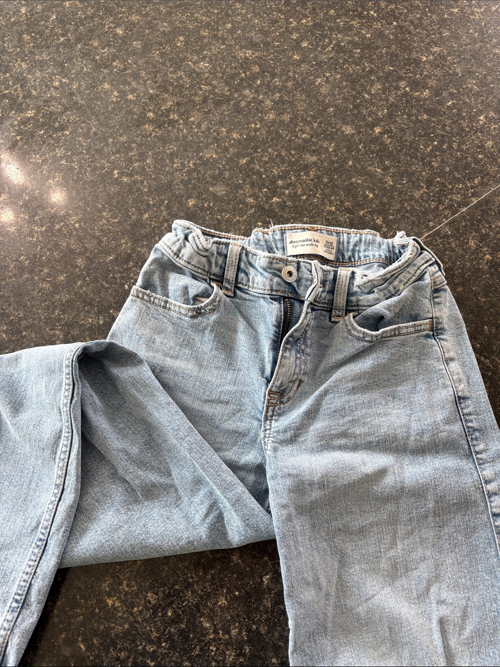 abercrombie kids light blue denim jeans - 2-pack look - Picture 2 of 5